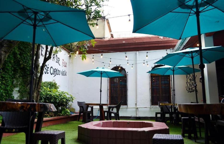 4 Grados Hostal Bed & Breakfast Guatemala City Exterior photo