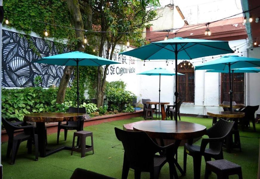 4 Grados Hostal Bed & Breakfast Guatemala City Exterior photo