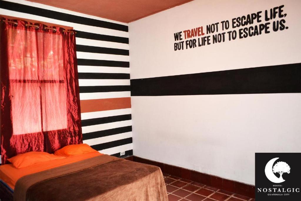 4 Grados Hostal Bed & Breakfast Guatemala City Exterior photo